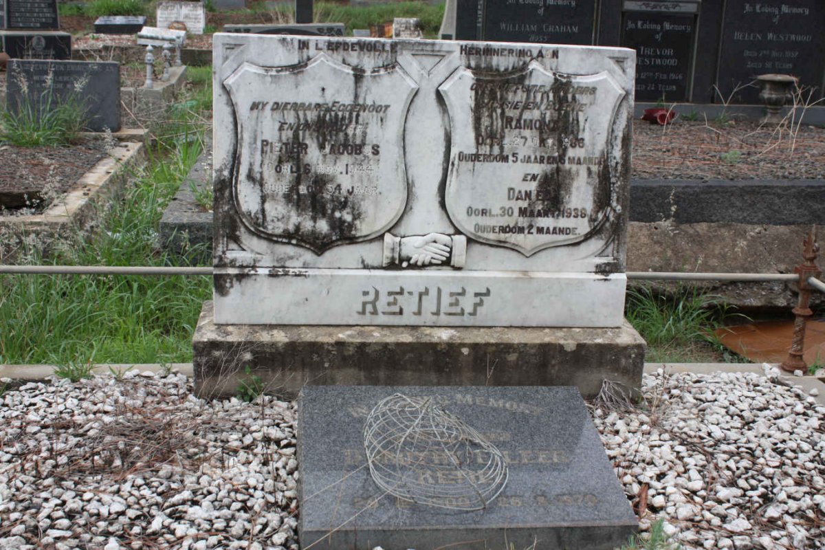 RETIEF Pieter Jacobus -1944 &amp; Dorothy Eileen 1900-1970 :: RETIEF Ramona -19?6 :: RETIEF Daniel -1938