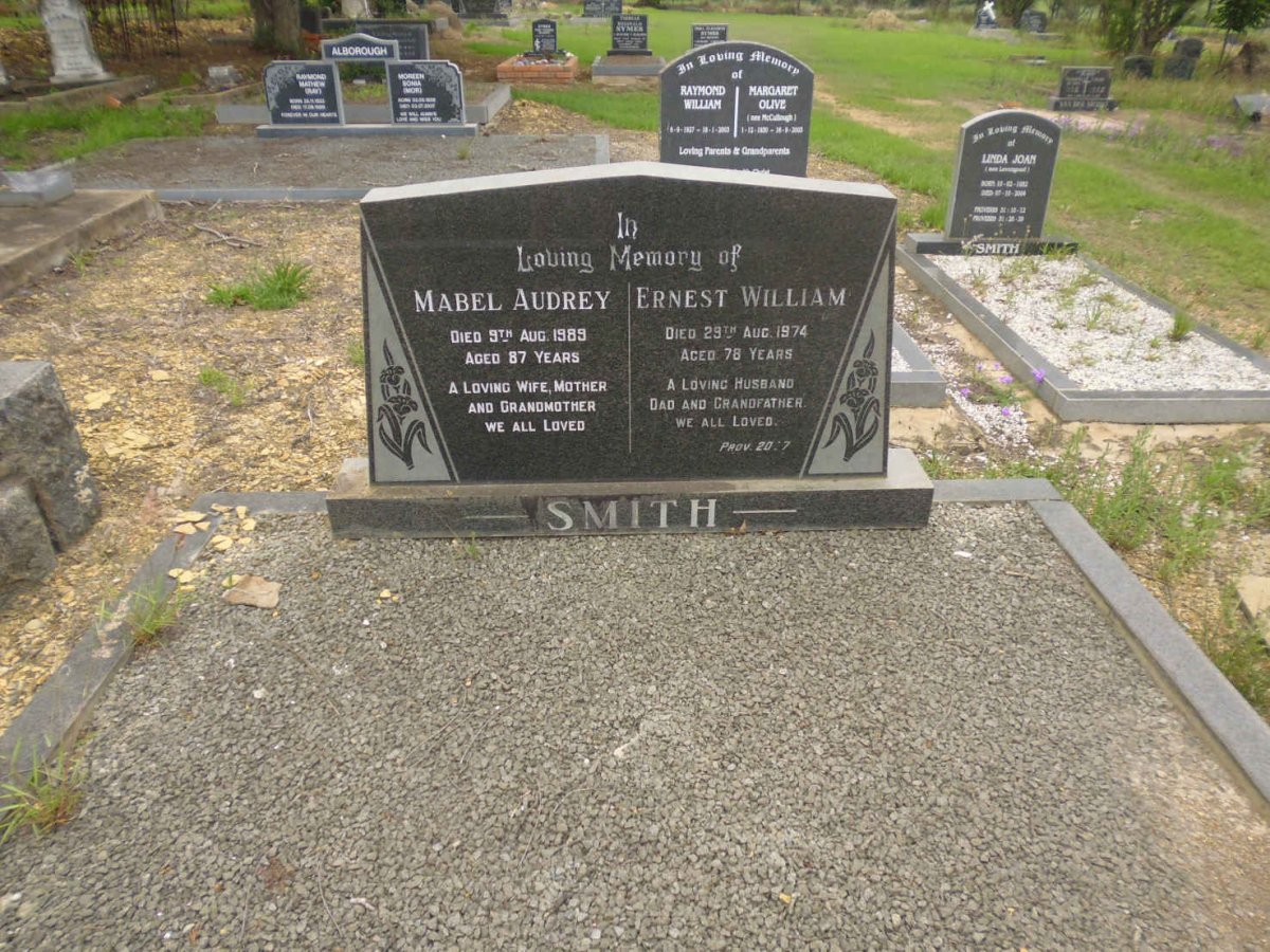 SMITH Ernest William -1974 &amp; Mabel Audrey -1989