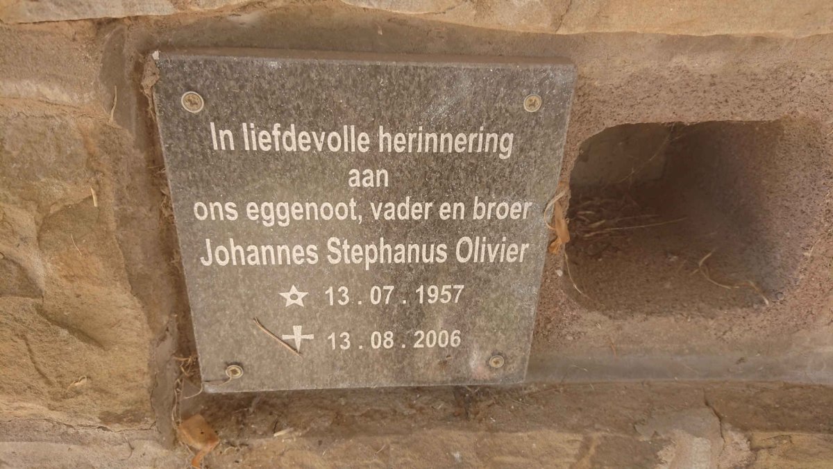 OLIVIER Johannes Stephanus 1957-2006