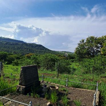 Kwazulu-Natal, DANNHAUSER district, Doornpoort 3348, farm cemetery