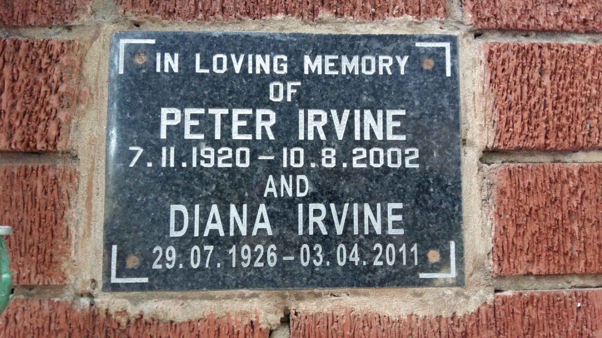IRVINE Peter 1920-2002 &amp; Diana 1926-2011