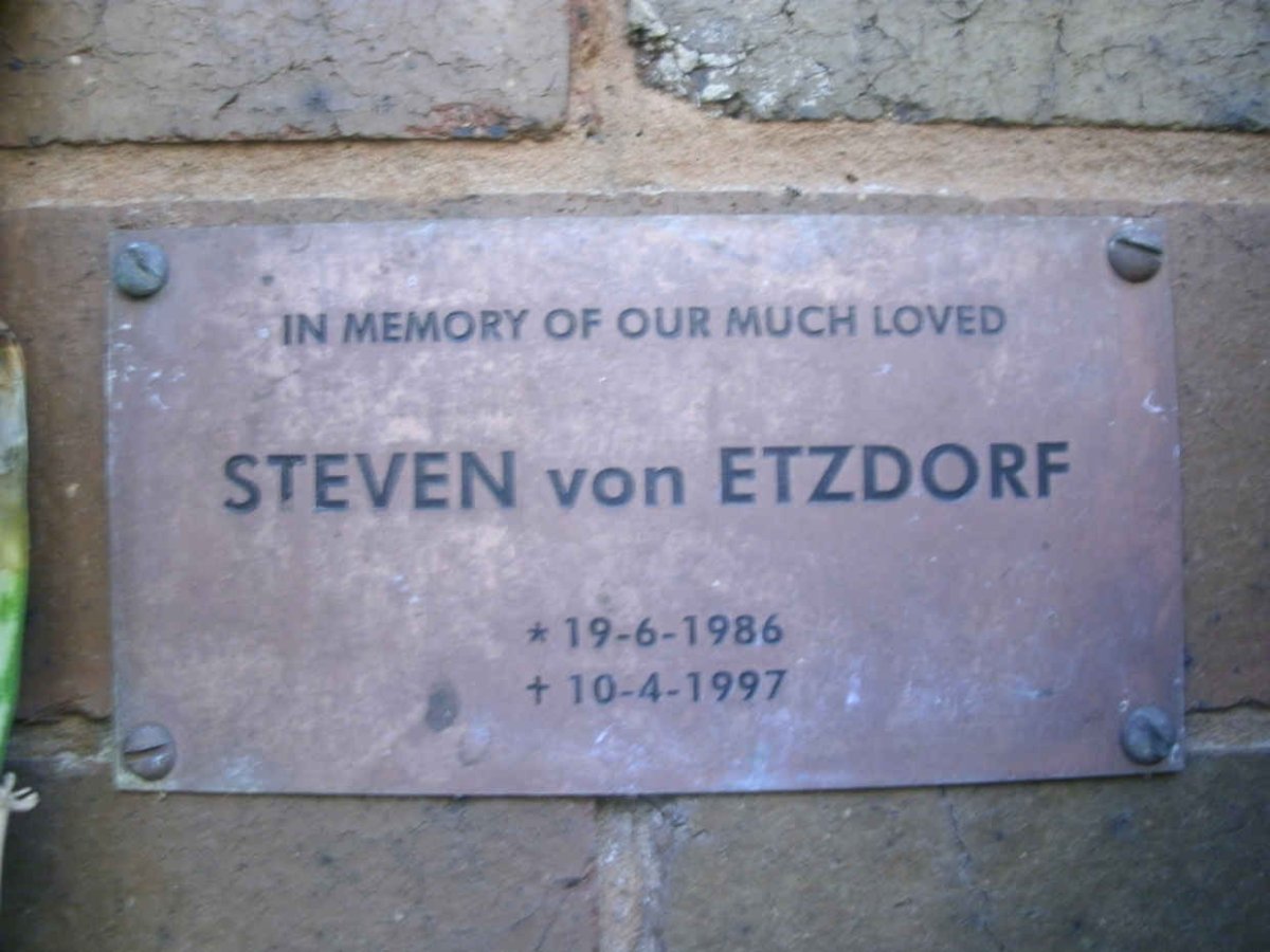 ETZDORF Steven, von 1986-1997