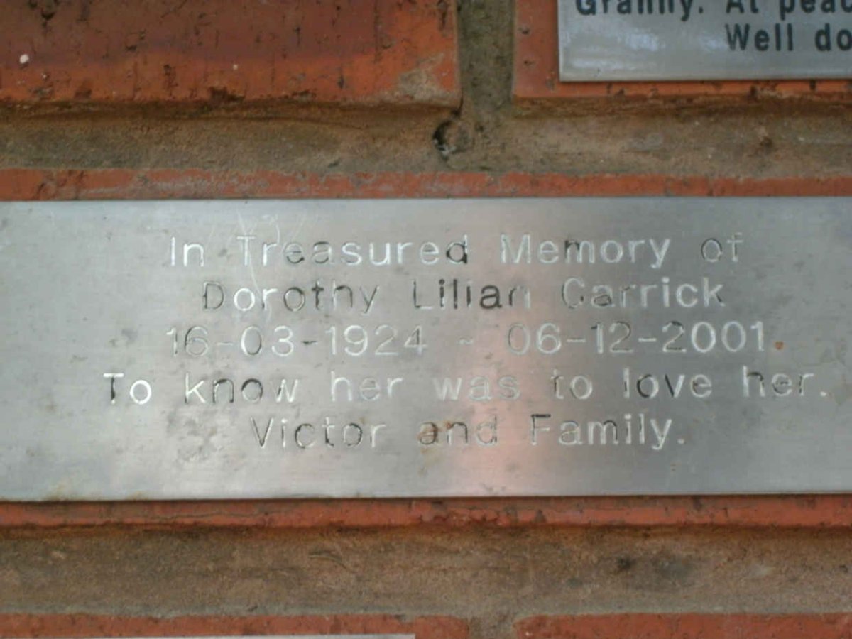 CARRICK Dorothy Lilian 1924-2001