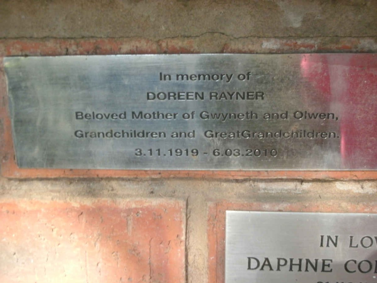 RAYNER Doreen 1919-2010