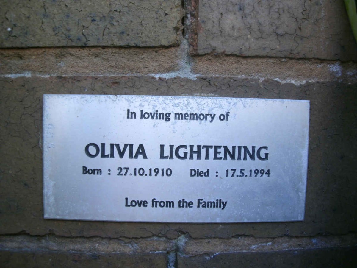 LIGHTENING Olivia 1910-1994