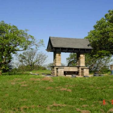 Kwazulu-Natal, DURBAN, Bluff, Lt. King Crescent, War Memorial