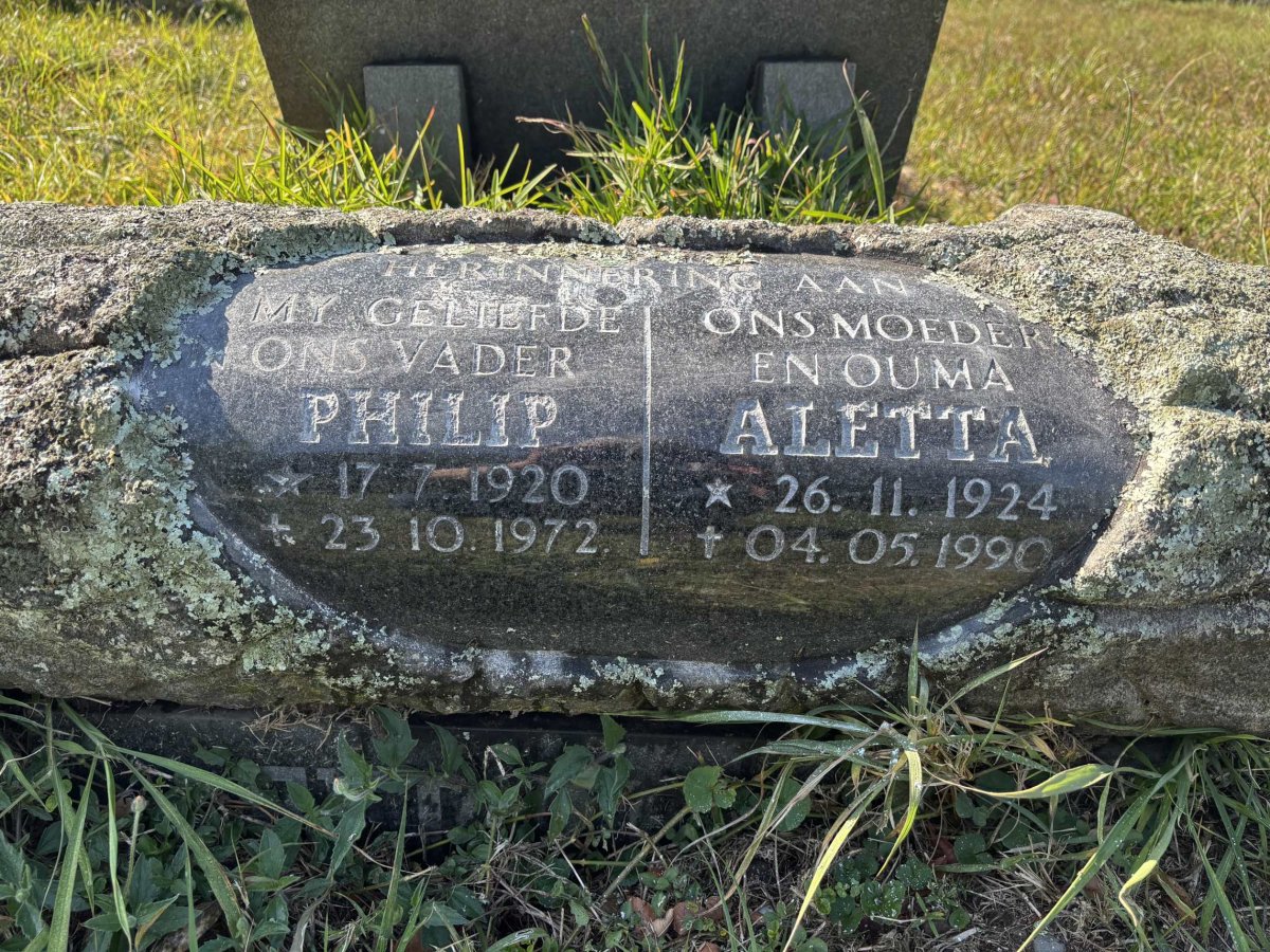 ? Philip 1920-1972 & Aletta 1924-1990