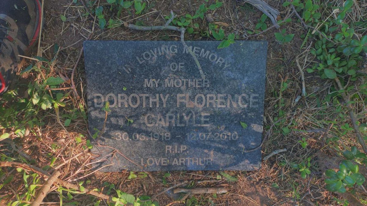 CARLYLE Dorothy Florence 1918-2010