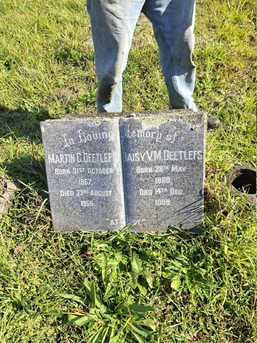 DEETLEFS Martin G. 1867-1955 & Daisy V.M. 1869-1956