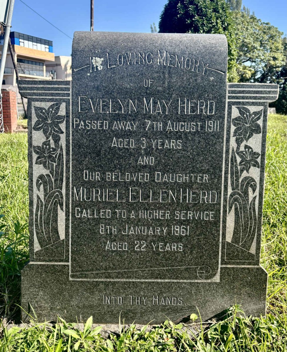 HERD Evelyn May -1911 :: HERD Muriel Ellen -1961