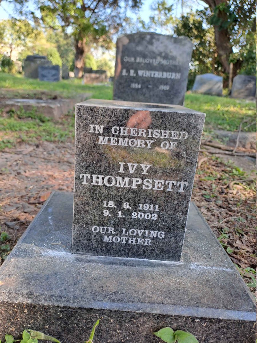 THOMPSETT Ivy 1911-2002