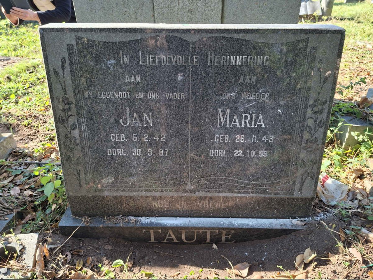 TAUTE Jan 1941-1987 & Maria 1943-1999