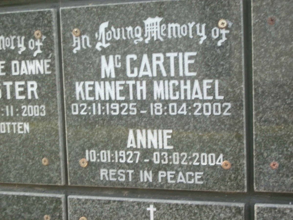 McCARTIE Kenneth Michael 1925-2002 &amp; Annie 1927-2004