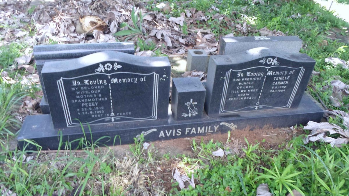 AVIS Peggy 1919-1993 :: AVIS Tenille Carmen 1982-1984