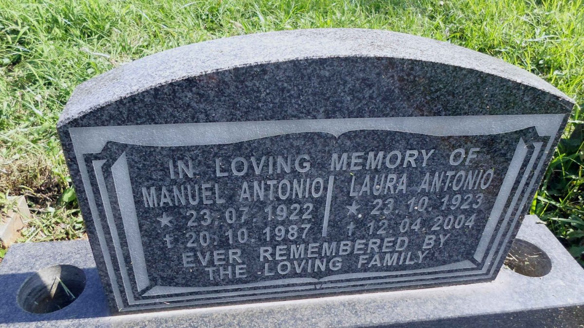 ANTONIO Manuel 1922-1987 &amp; Laura 1923-2004