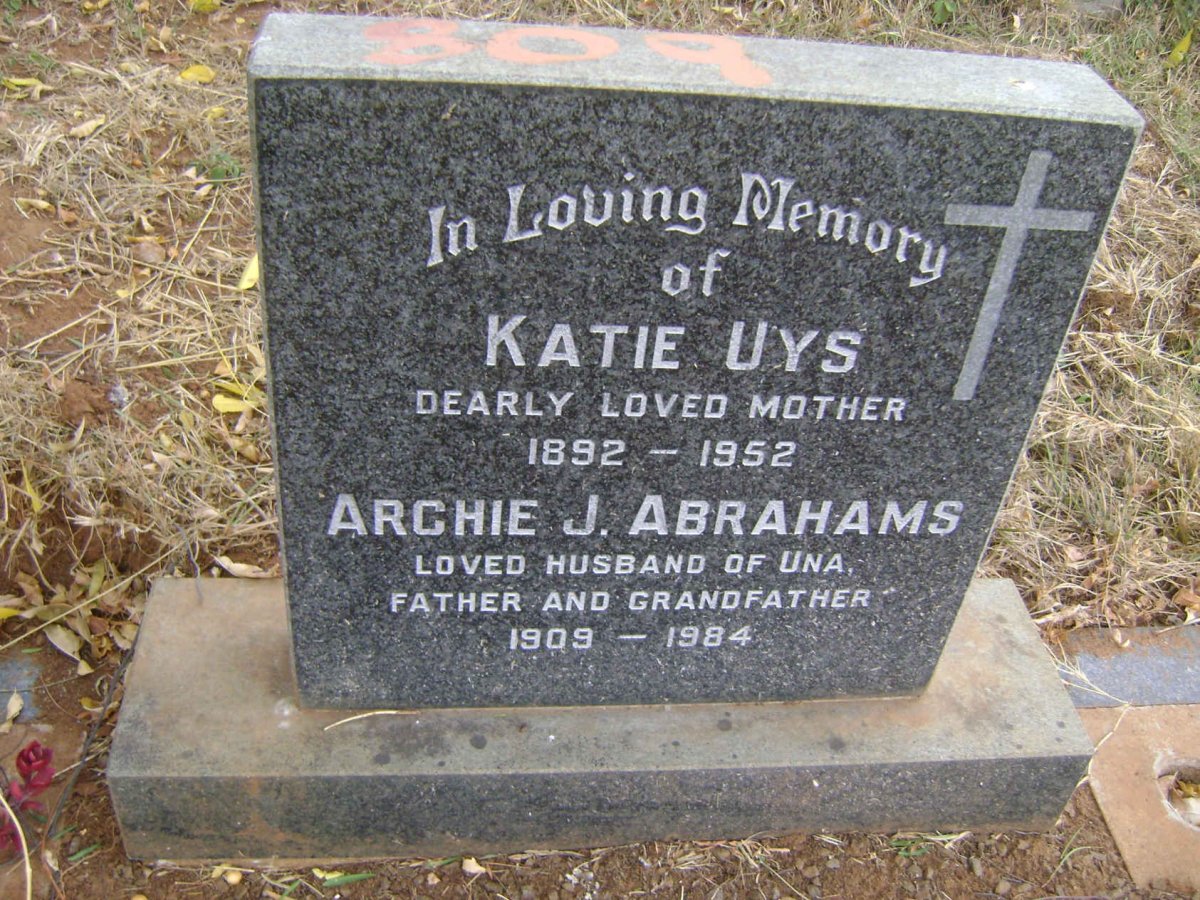 ABRAHAMS Archie J. 1909-1984 :: UYS Katie 1892-1952