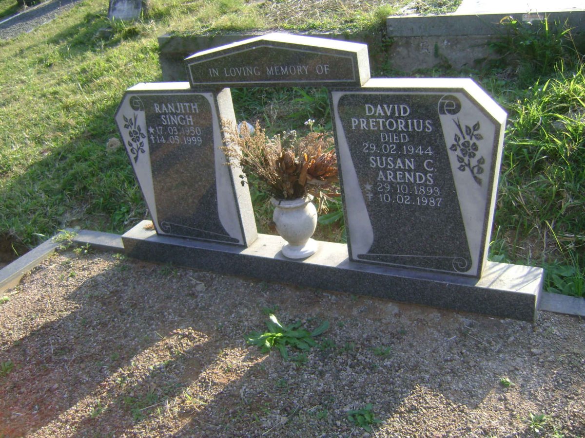 ARENDS Susan C. 1893-1987 :: SINGH Ranjith 1950-1999 :: PRETORIUS David -1944