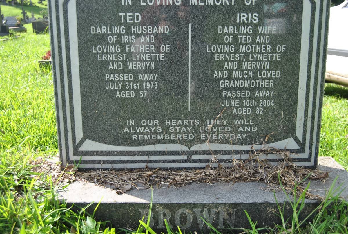 BROWN Ted -1973 &amp; Iris -2004