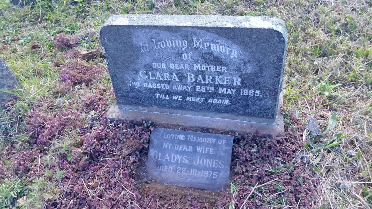 BARKER Clara -1965 :: JONES Gladys -1975
