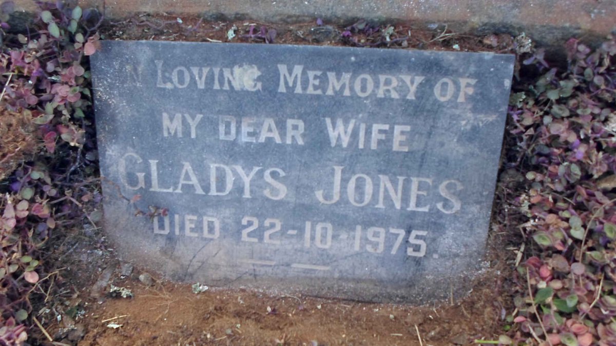 JONES Gladys -1975