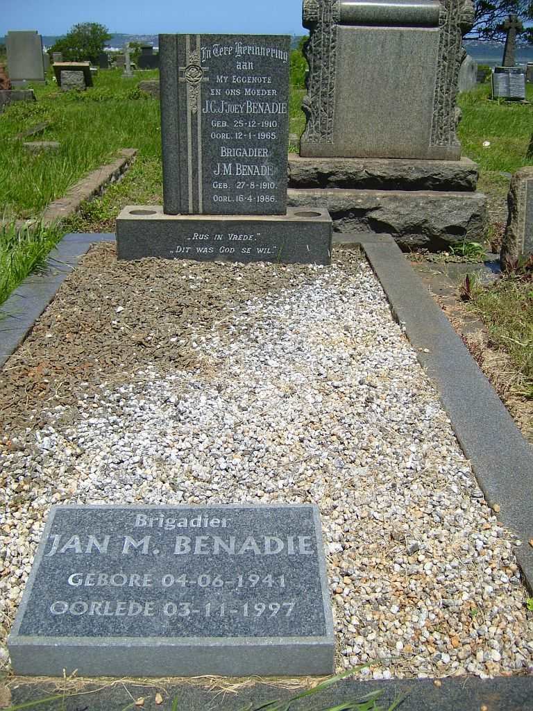 BENADE J.M. 1910-1986 &amp; J.C.J. VAN WYK 1910-1965 :: BENADE Jan M. 1941-1997