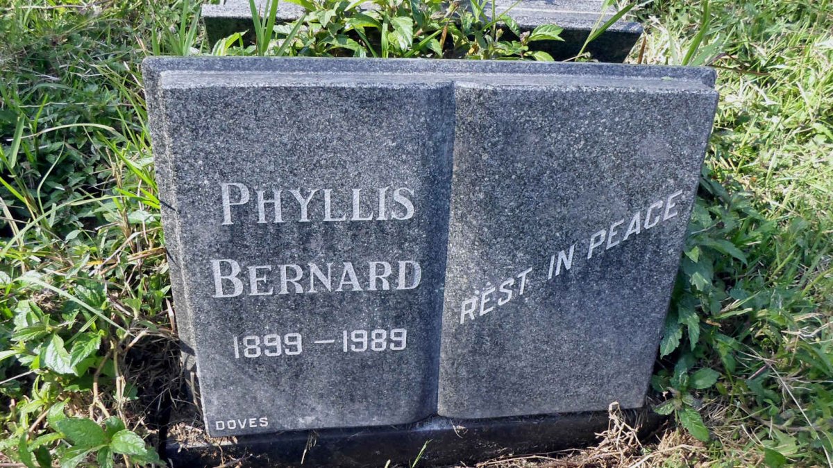 BERNARD Phyllis 1899-1989