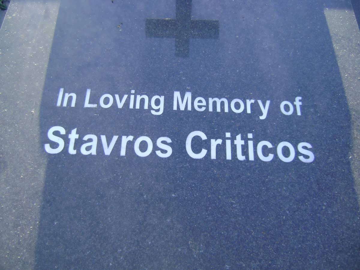 CRITICOS Stravos 1925-2009