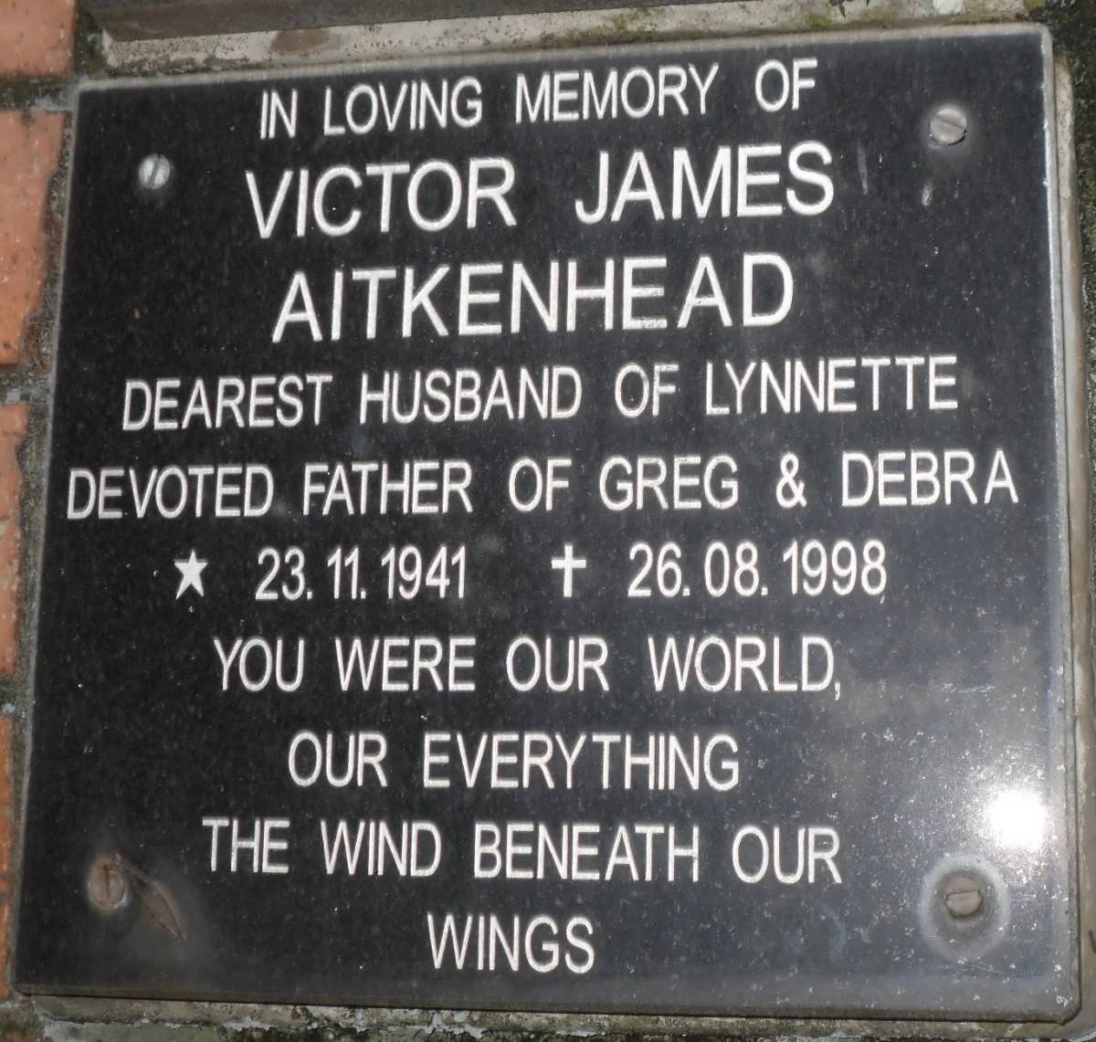 AITKENHEAD Victor James 1941-1998