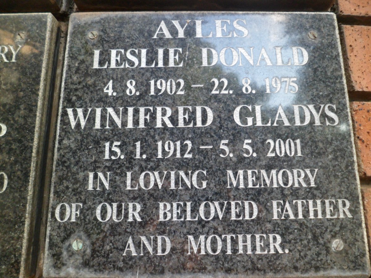 AYLES Leslie Donald 1902-1975 &amp; Winifred Gladys 1912-2001