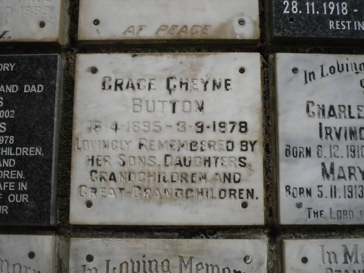 BUTTON Grace Cheyne 1895-1978
