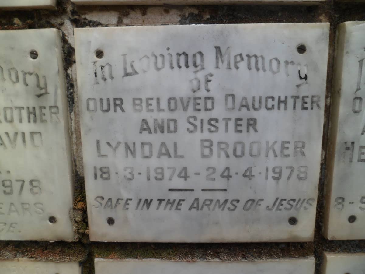BROOKER Lyndal 1974-1978