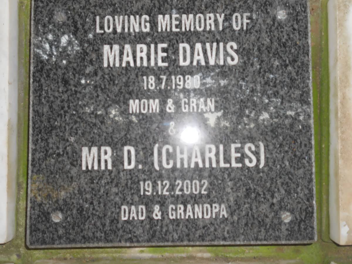 DAVIS Charles -2002 &amp; Marie -1980