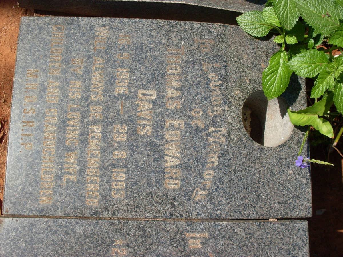 DAVIS Thomas Edward 1936-1993