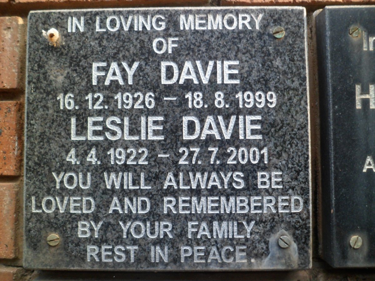 DAVIE Leslie 1922-2001 &amp; Fay 1926-1999