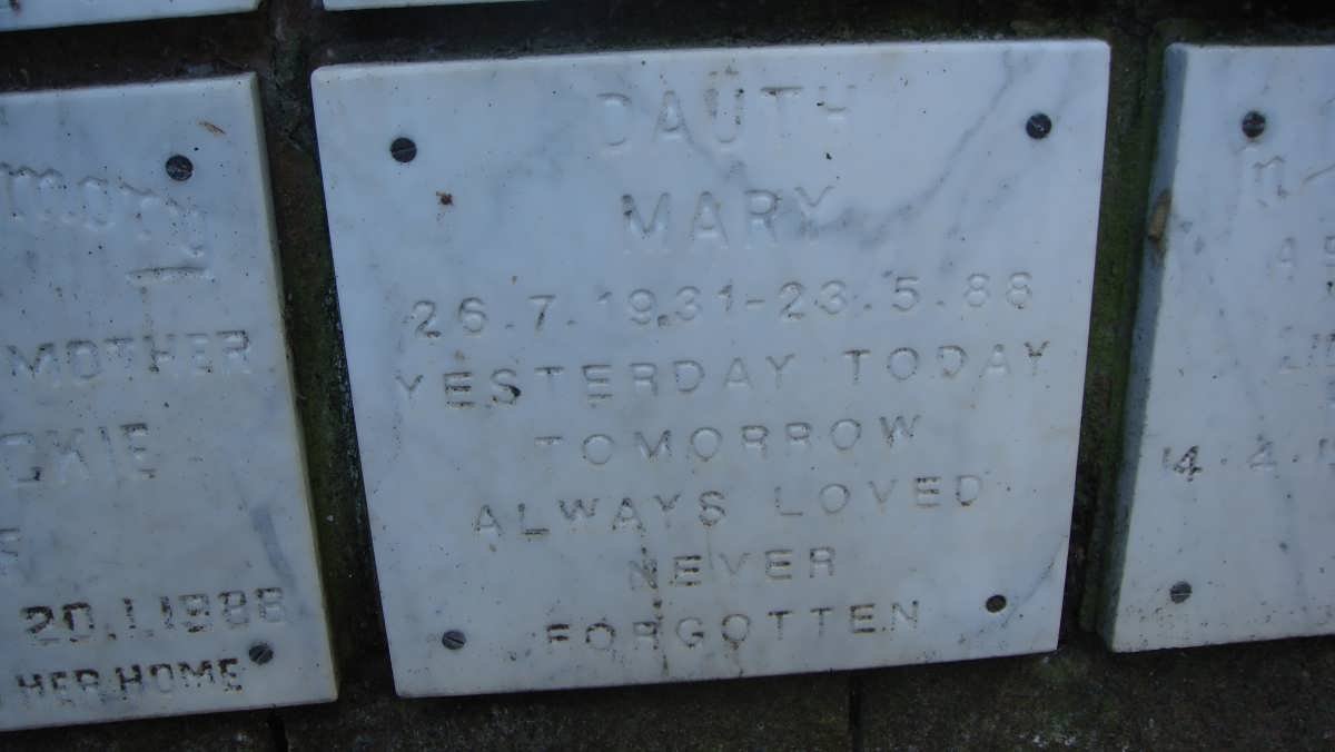 DAUTH Mary 1931-1988