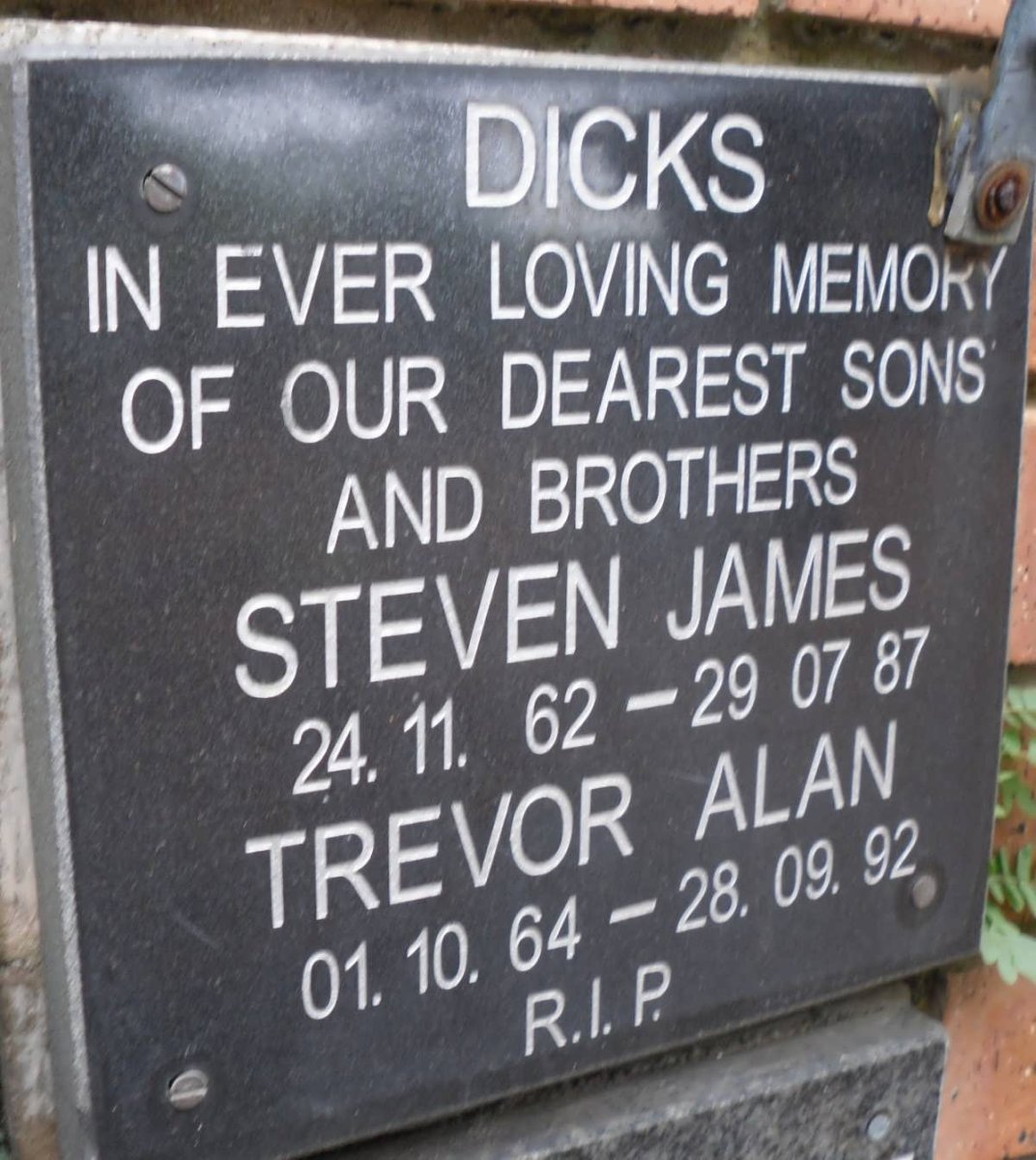 DICKS Steven James 1962-1987 :: DICKS Trevor Alan 1964-1992