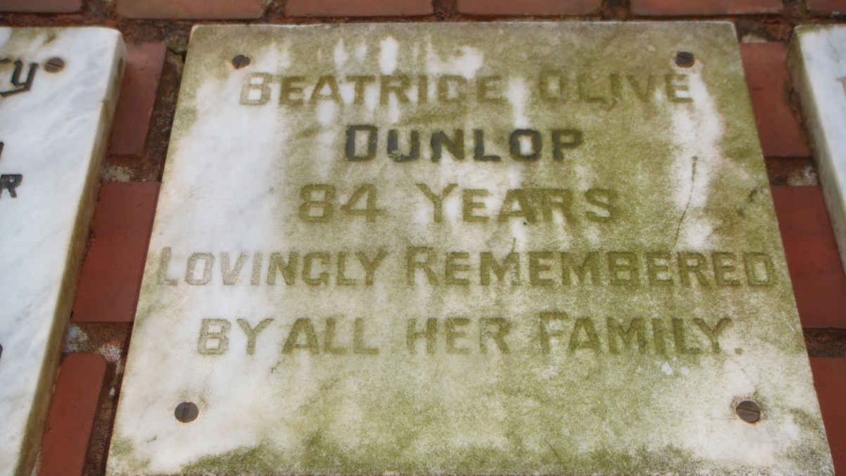 DUNLOP Beatrice Olive