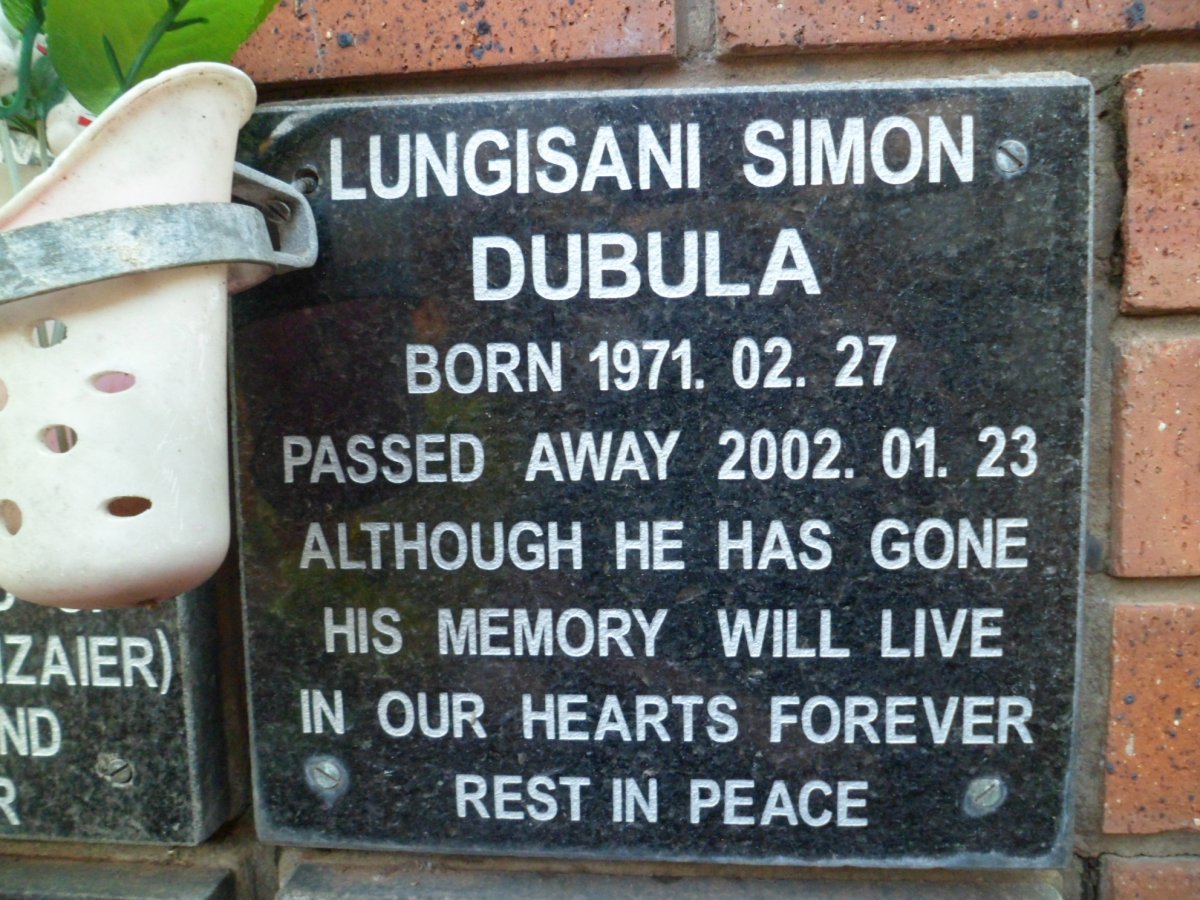 DUBULA Lungisani Simon 1971-2002