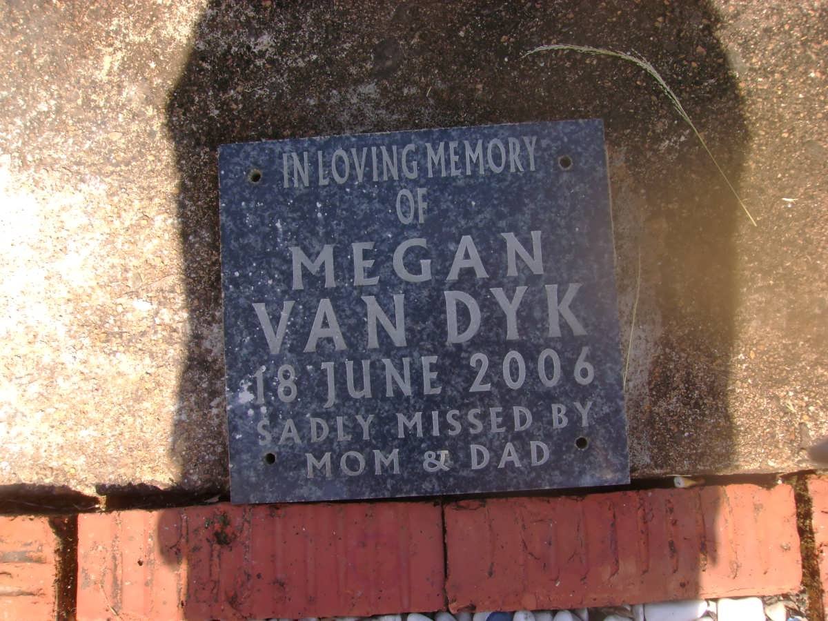 DYK Megan, van -2006