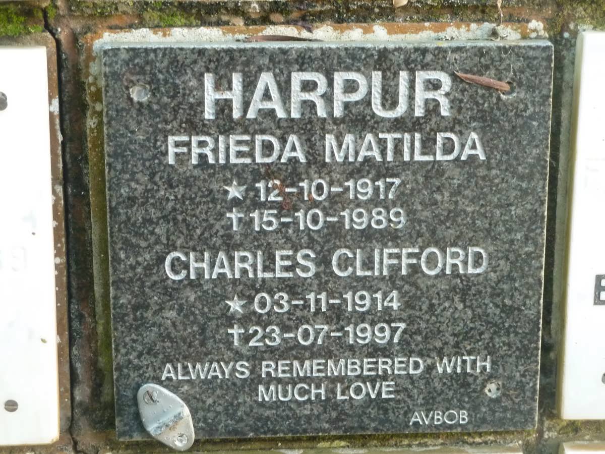 HARPUR Charles Clifford 1914-1997 &amp; Frieda Matilda 1917-1989