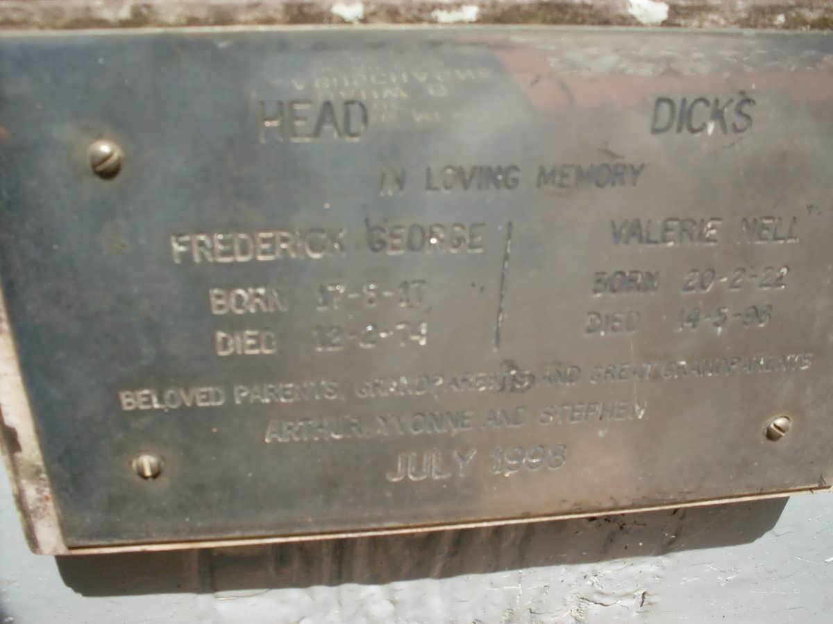 HEAD Frederick George 1917-1974 &amp; Valerie Nell DICKS 1922-1998