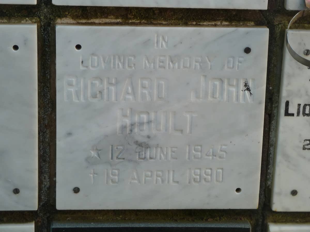 HOULT Richard John 1945-1990