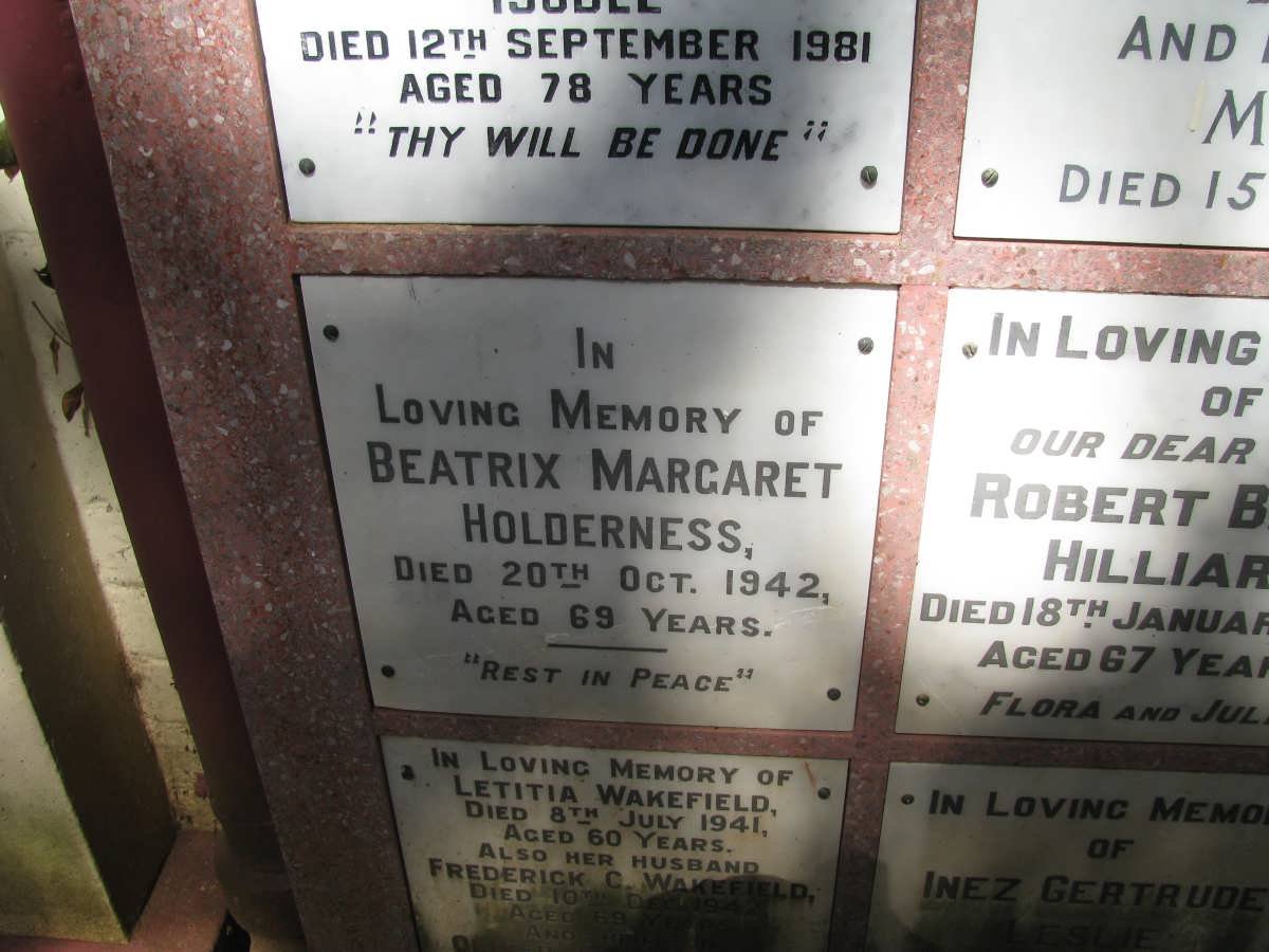 HOLDERNESS Beatrix Margaret -1942