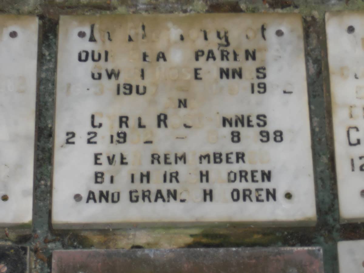 INNES Cyril, Rose 1902-1987 &amp; Gwen 1907-1982