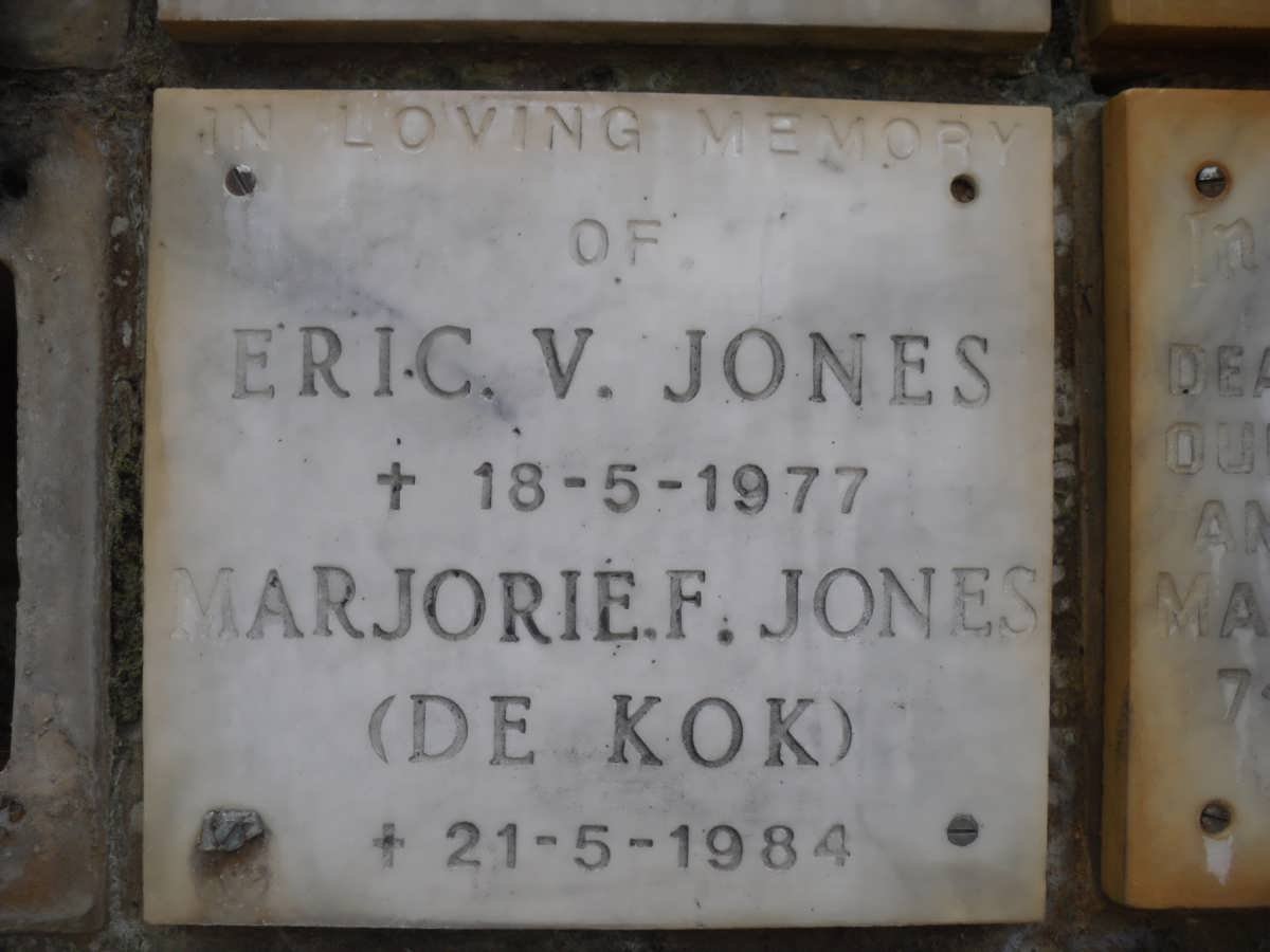 JONES Eric V. -1977 &amp; Marjorie F.  DE KOK -1984