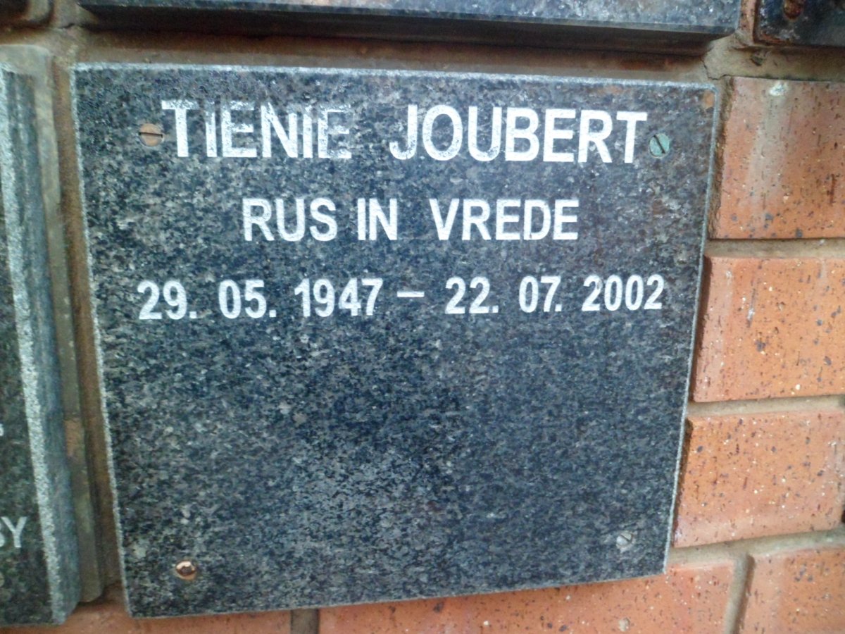 JOUBERT Tienie 1947-2002