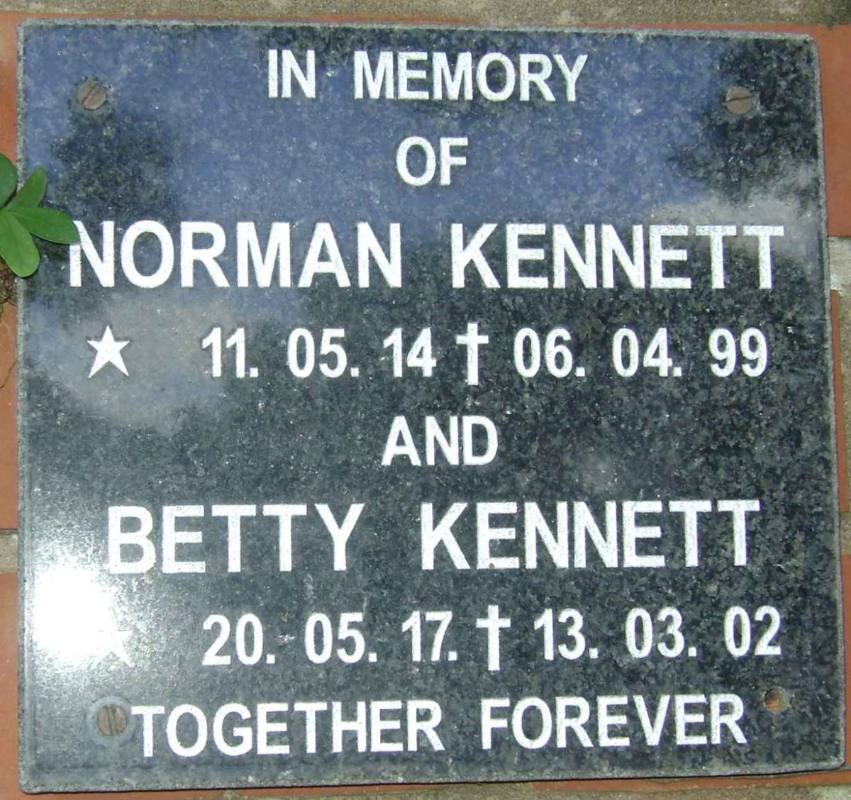 KENNETT Norman 1914-1999 &amp; Betty 1917-2002