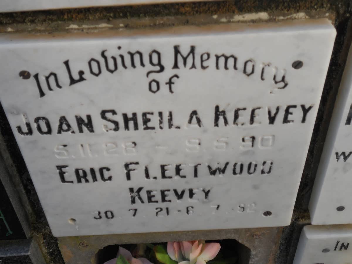 KEEVEY Eric Fleetwood 1921-1992 &amp; Joan Sheila 1928-1990