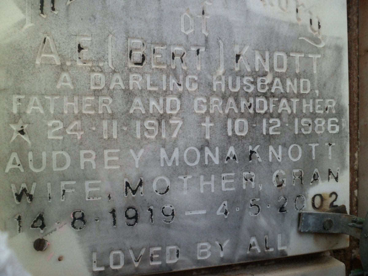 KNOTT A.E. 1917-1986 &amp; Audrey Mona 1919-2002