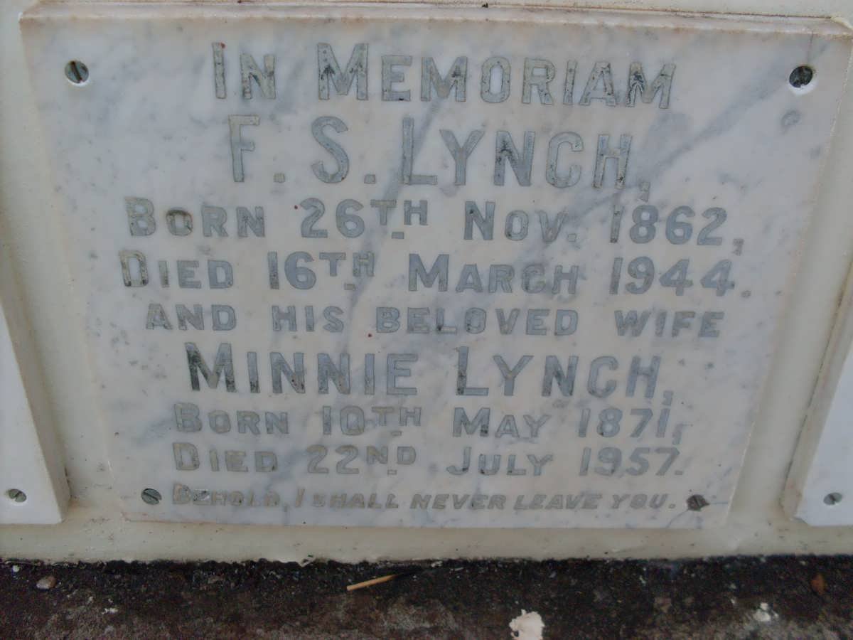 LYNCH F.S. 1862-1944 &amp; Minnie 1871-1957